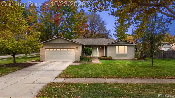 3613 Bellows DR, Troy, MI 48083