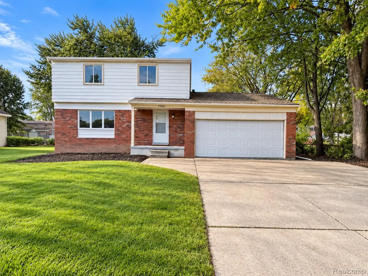 27830 Riviera ST, Harrison Township, MI 48045 - #1
