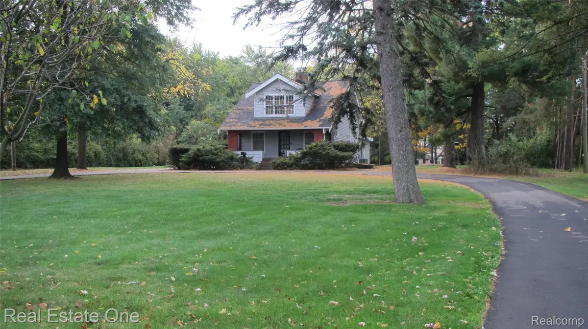 4935 Green RD, West Bloomfield, MI 48323 - #1
