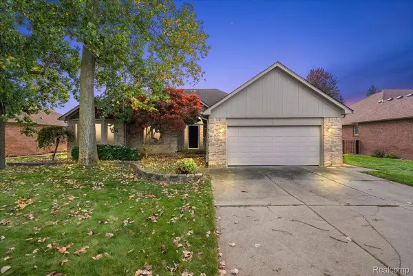 36704 Crimson LN, NewBaltimore, MI 48047
