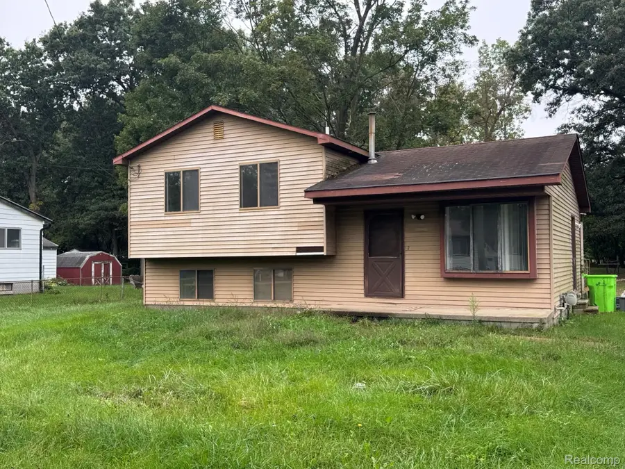 5705 Lake Grove DR, White Lake, MI 48383 - #3