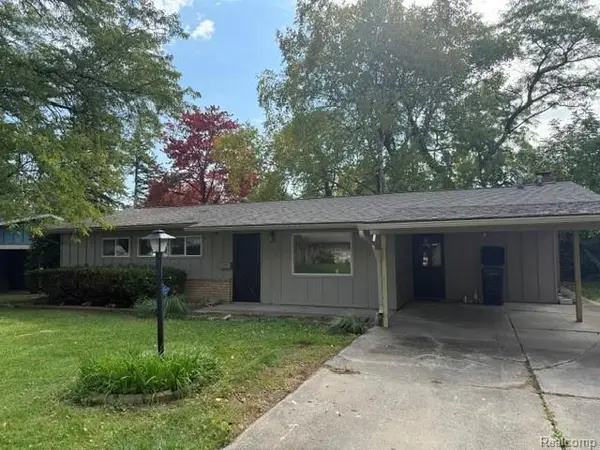1813 Greenbriar LN, Flint, MI 48507