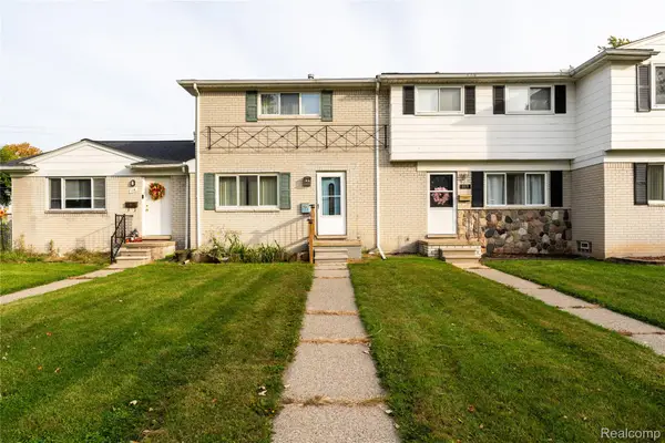 117 S Christine CIR  # 117, MountClemens, MI 48043