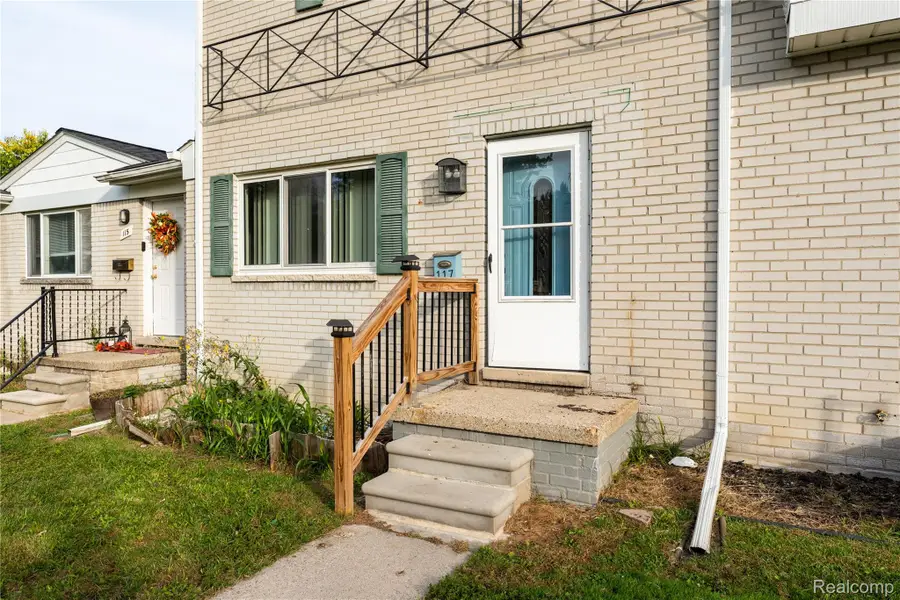 117 S Christine CIR  # 117, Mount Clemens, MI 48043 - #2