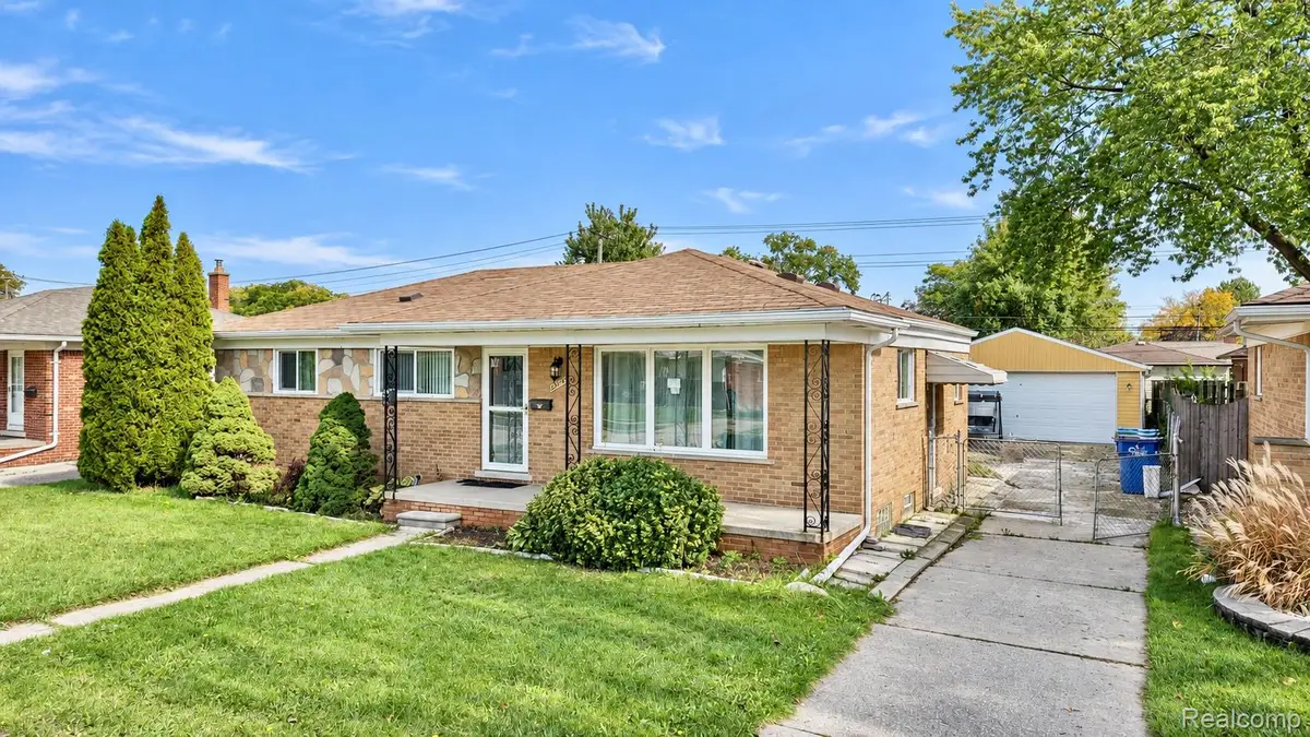 24734 Patricia AVE, Warren, MI 48091 - #1