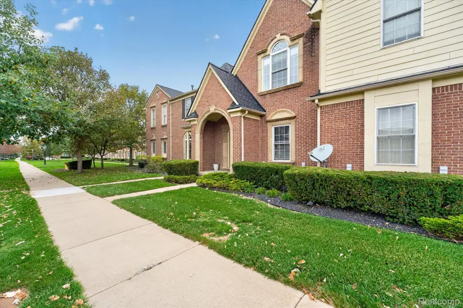 45637 Graystone LN, Canton, MI 48187 - #2