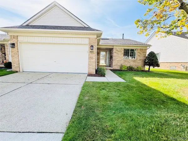 17230 Mayfield DR, Macomb, MI 48042