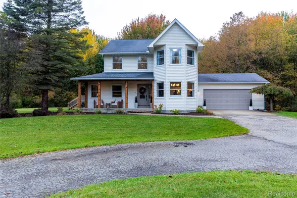 257 Sterling DR, Lapeer, MI 48446