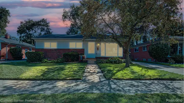 626 Fairway DR, RoyalOak, MI 48073