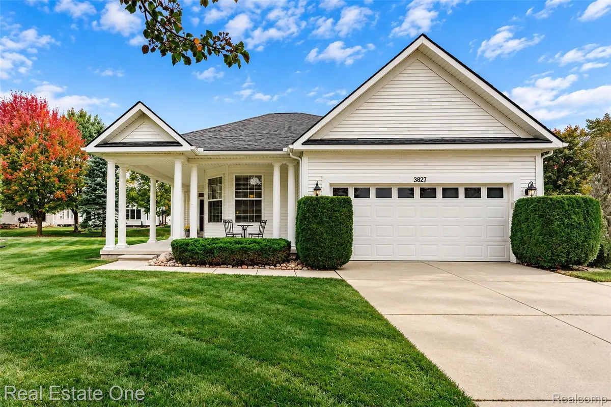 3827 Springwood CT, Auburn Hills, MI 48326 - #1