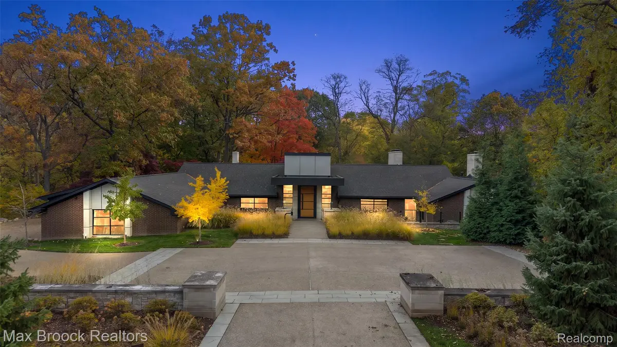3973 Nearbrook RD, Bloomfield Hills, MI 48302 - #1