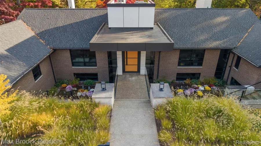 3973 Nearbrook RD, Bloomfield Hills, MI 48302 - #3