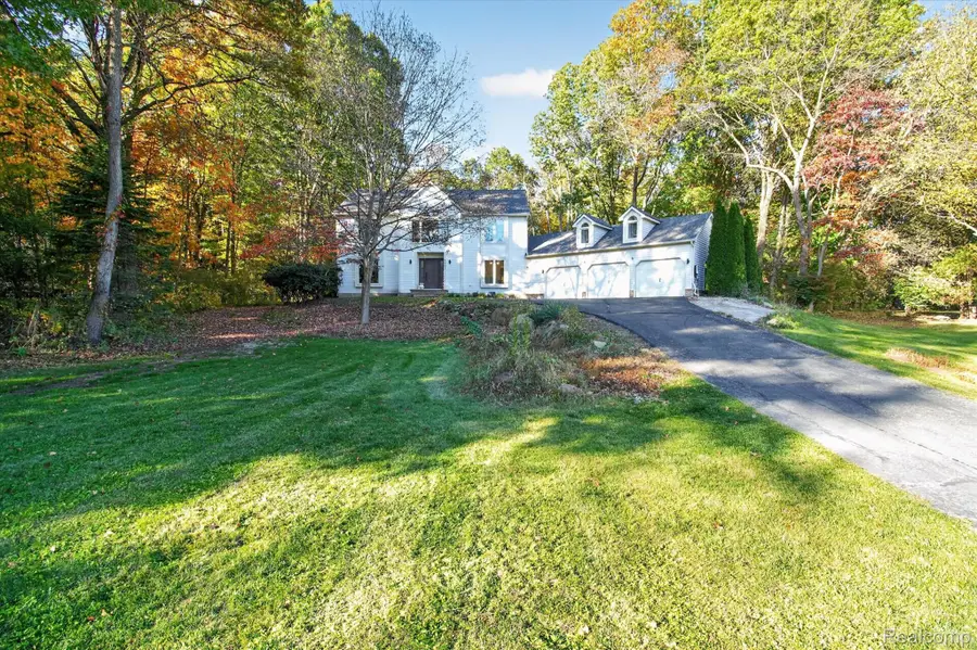 9907 Birch Run, Brighton, MI 48114 - #2