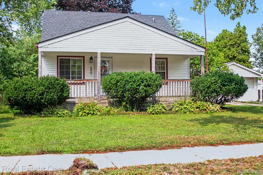 5935 Lathers ST, Garden City, MI 48135 - #2