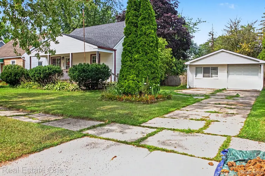 5935 Lathers ST, Garden City, MI 48135 - #3