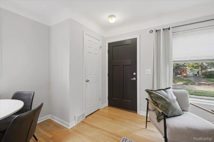 2932 Maplewood AVE, Royal Oak, MI 48073 - #2