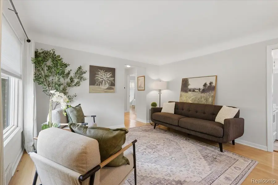 2932 Maplewood AVE, Royal Oak, MI 48073 - #3