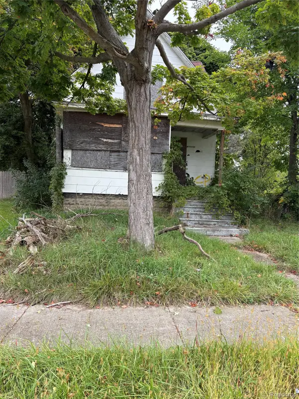 2110 Adams AVE, Flint, MI 48505
