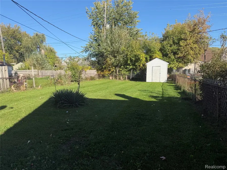 18852 Indian, Redford, MI 48240 - #3