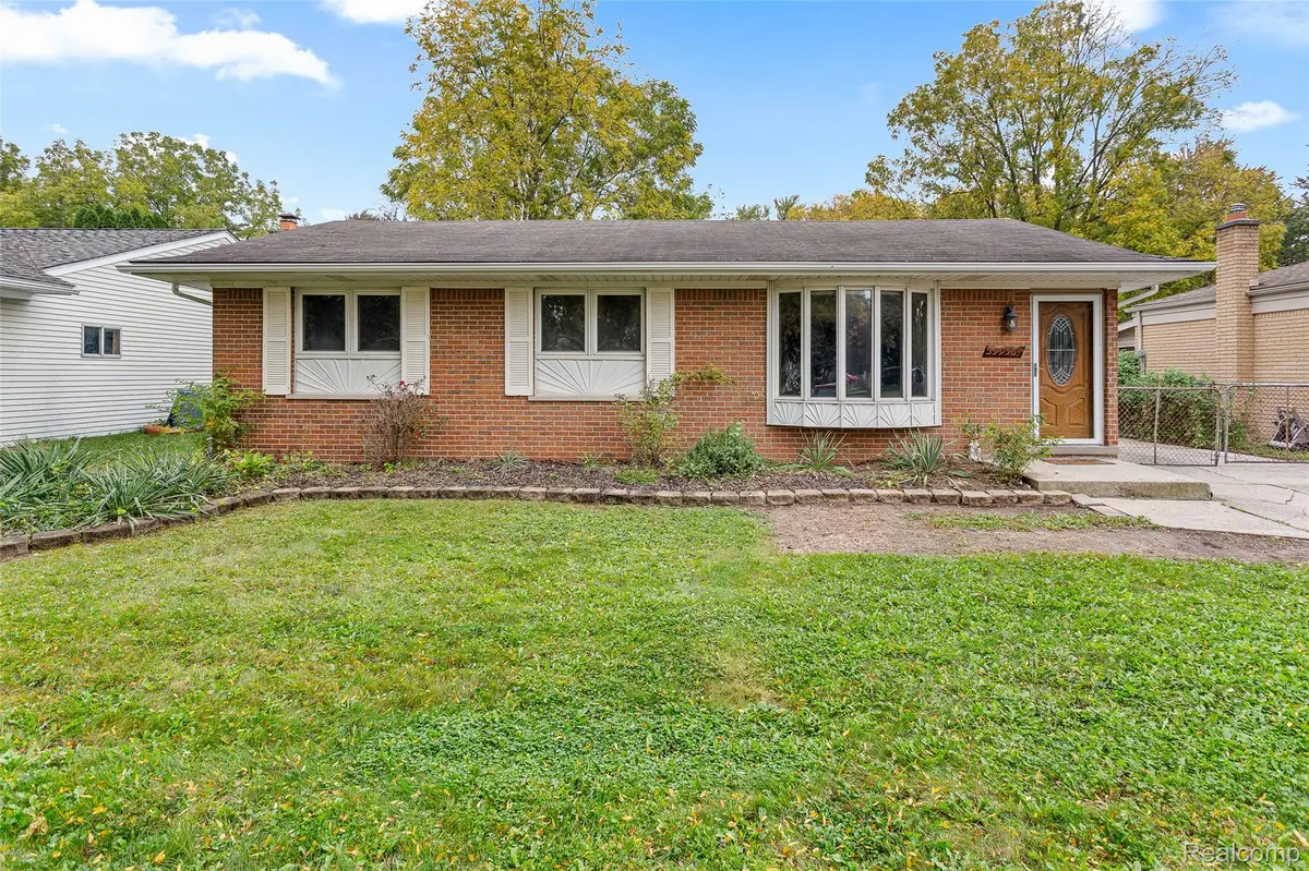 39956 Coronation RD, Canton, MI 48188 - #1