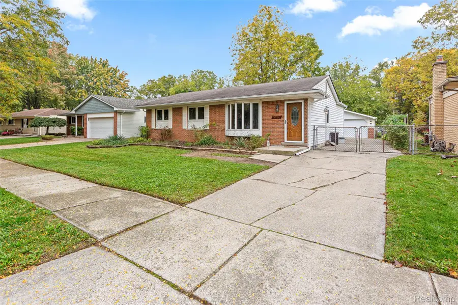 39956 Coronation RD, Canton, MI 48188 - #2
