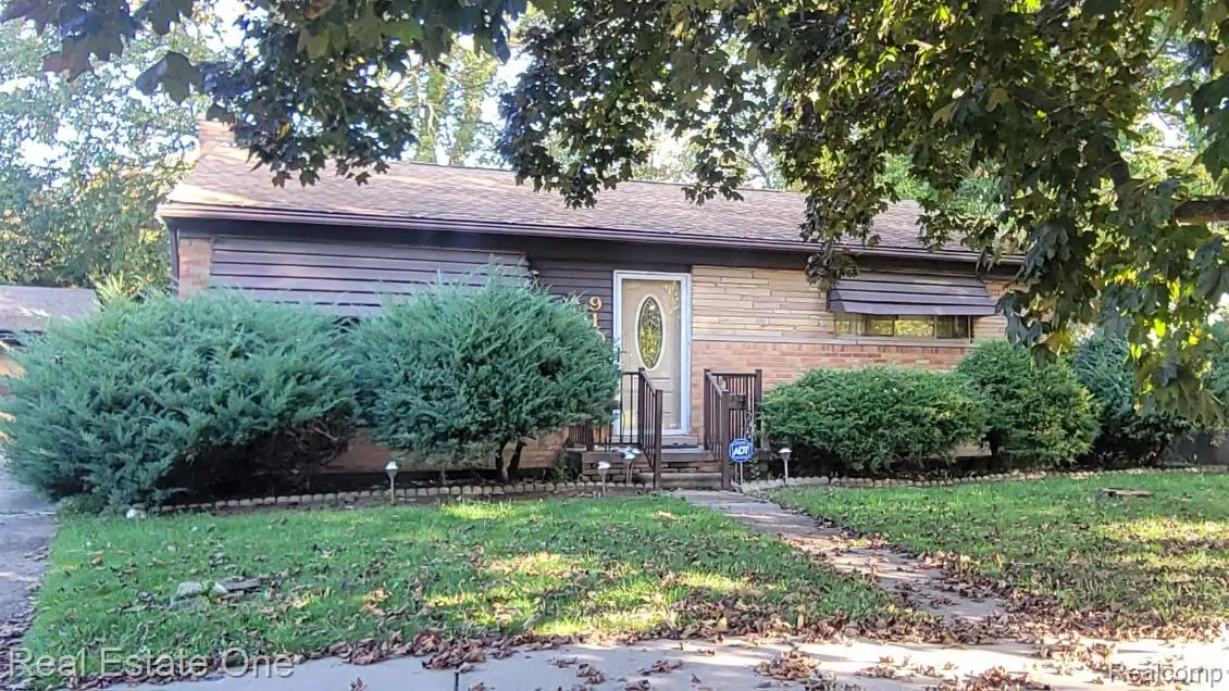 9195 Sarasota CT, Redford, MI 48239 - #1