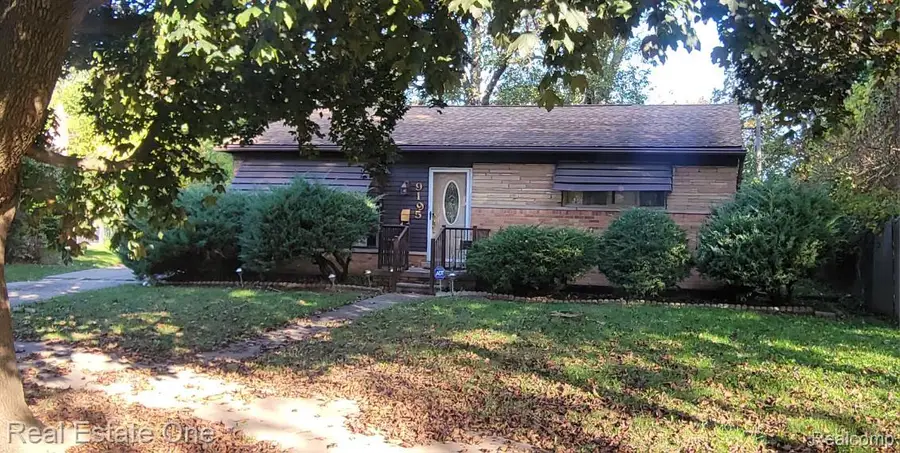 9195 Sarasota CT, Redford, MI 48239 - #2