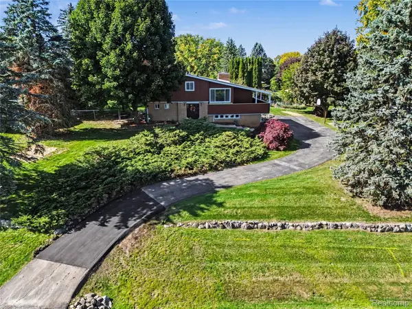 3732 Bald Mountain RD, LakeOrion, MI 48360