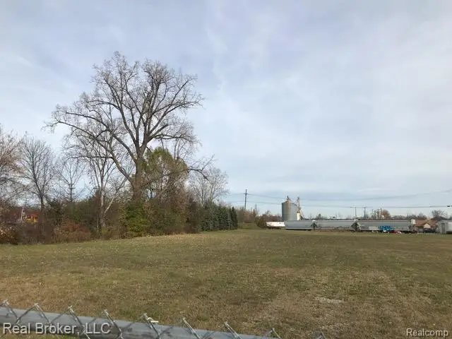 155 S Court ST, Lapeer, MI 48446 - #2
