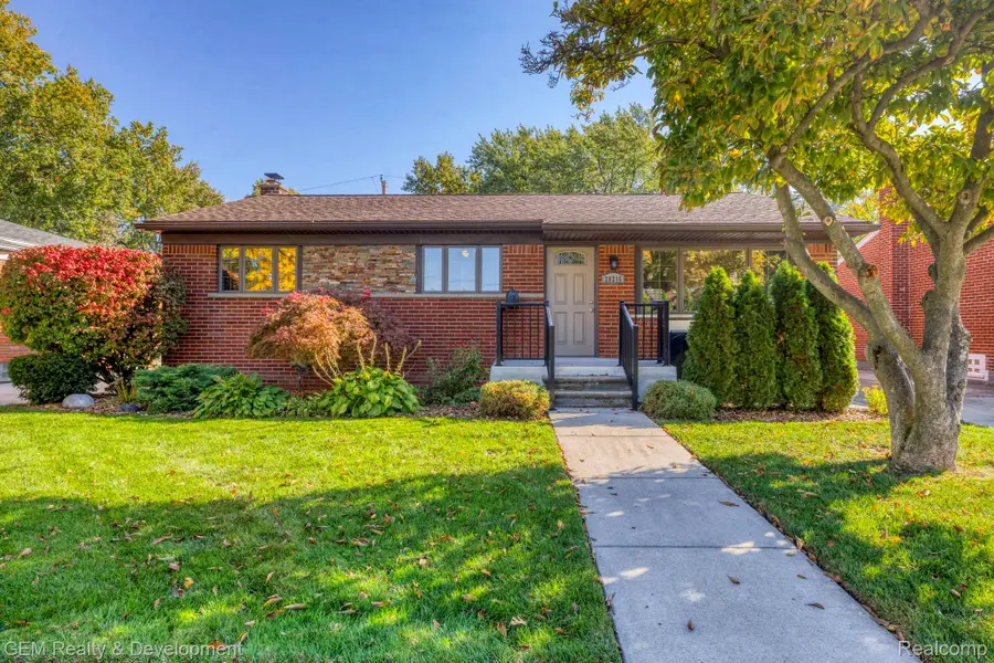 28216 Lorraine AVE, Warren, MI 48093 - #2