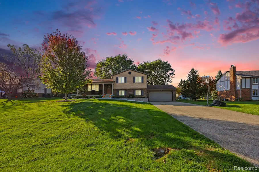 272 Morgan Hill DR, Lake Orion, MI 48360 - #2