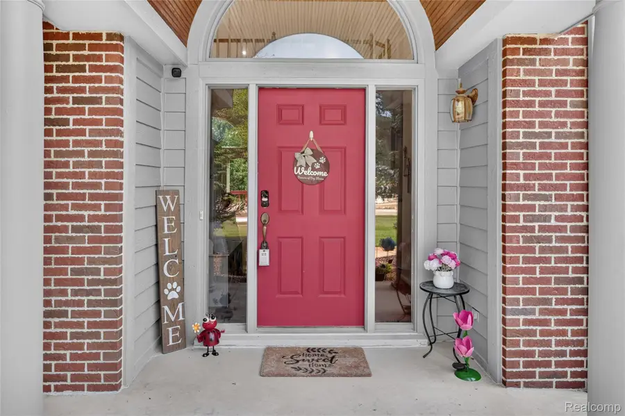 8805 Pebble Creek DR, Pinckney, MI 48169 - #2