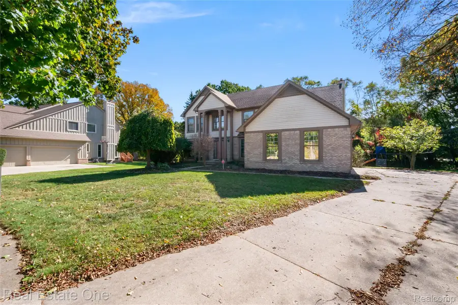 7411 Meadowcrest CT, West Bloomfield, MI 48324 - #2