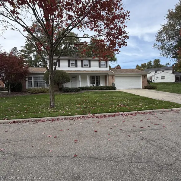 1302 Fairway DR, Birmingham, MI 48009