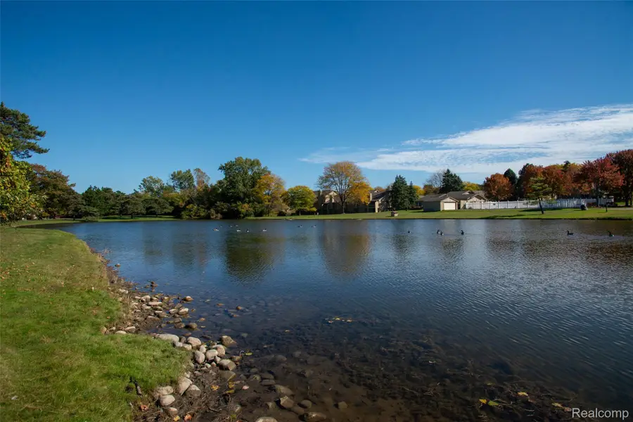 4376 Knightsbridge LN, West Bloomfield, MI 48323 - #3