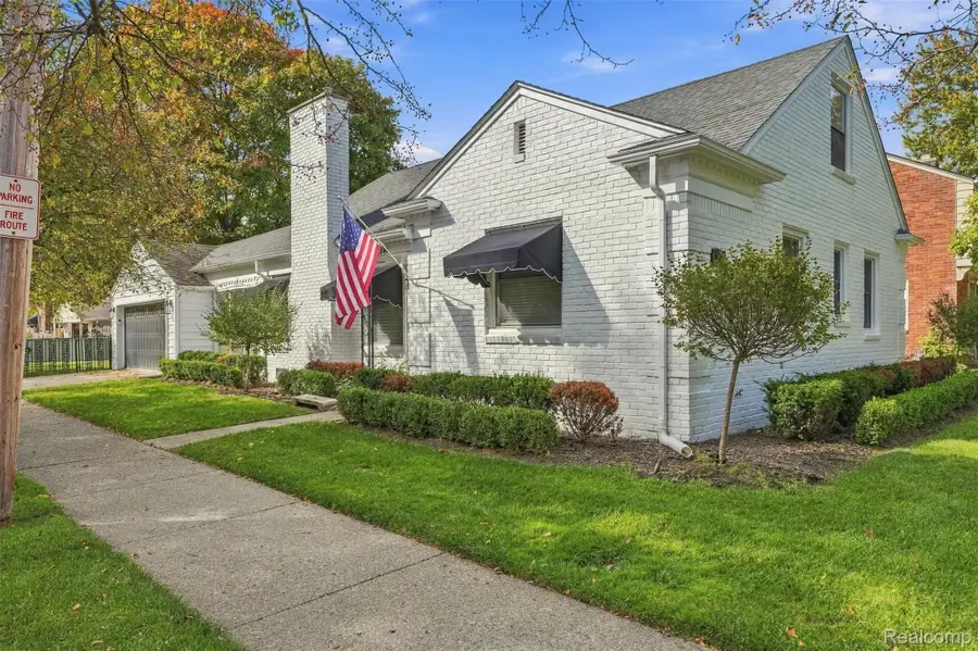 1843 Manchester BLVD, Grosse Pointe Woods, MI 48236 - #2
