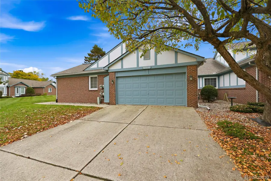 45552 Bristol Bay, Macomb, MI 48044 - #2