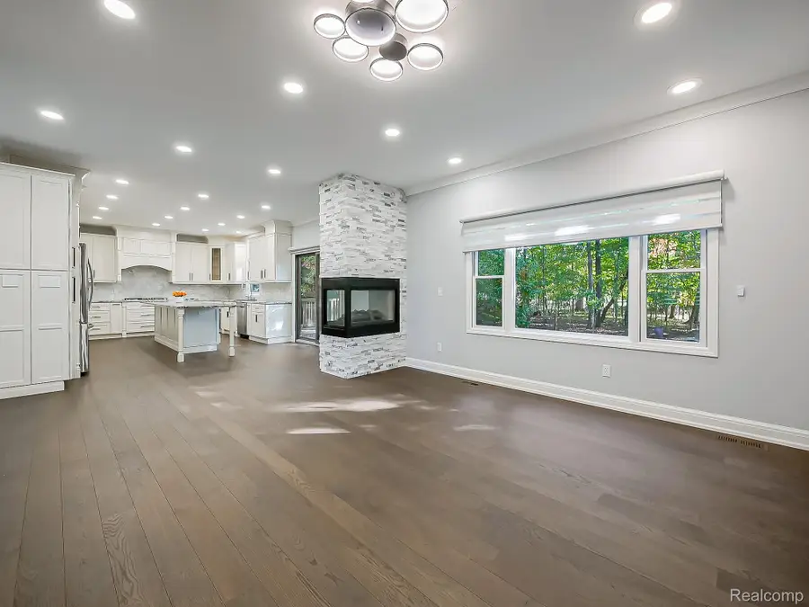 1440 Woodbridge LN, Wixom, MI 48393 - #3