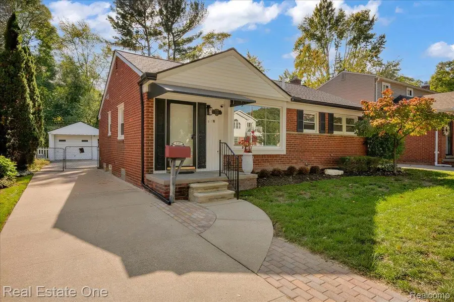 525 Charlotte AVE, Royal Oak, MI 48073 - #2
