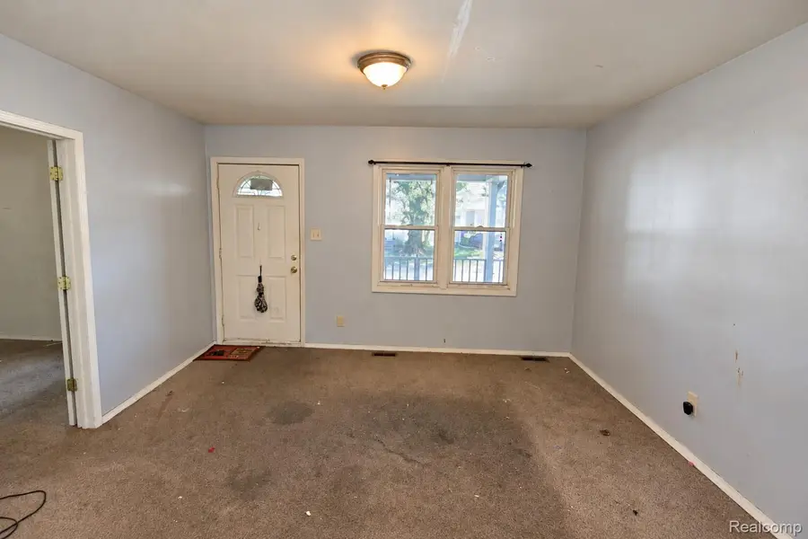 8428 Chalmers AVE, Warren, MI 48089 - #2