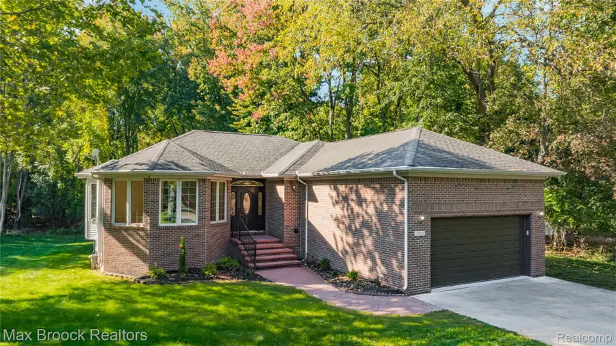 23351 Churches ST, Southfield, MI 48033 - #2