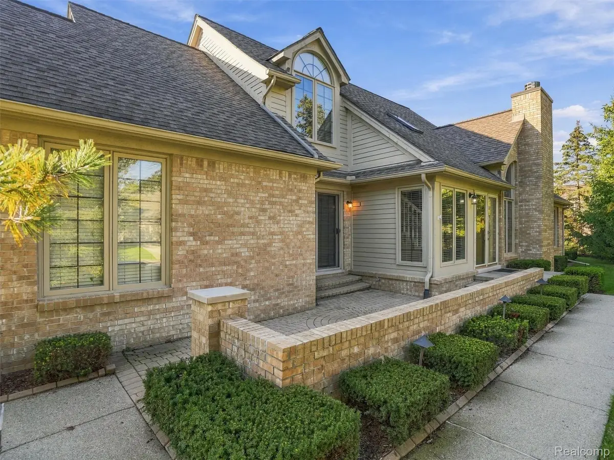 16986 Sandstone CIR, Macomb, MI 48042 - #1