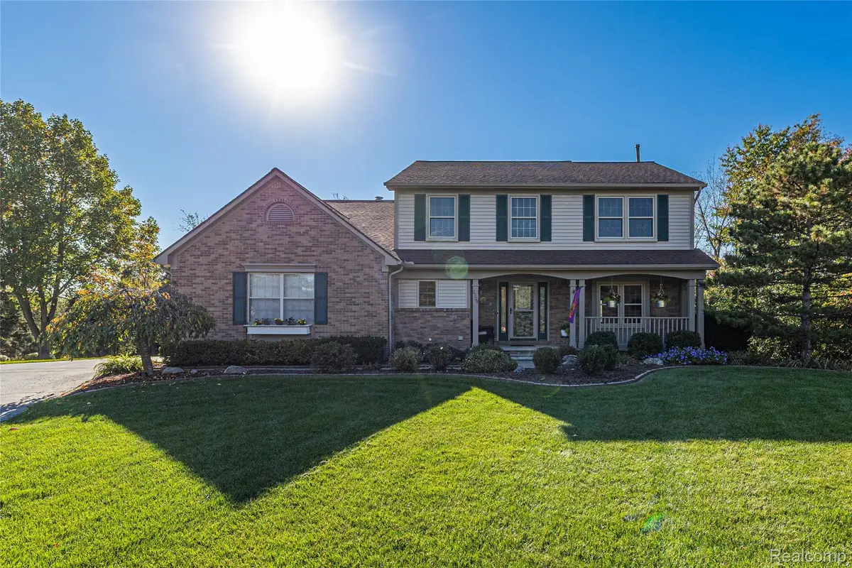 2328 Chestnut CIR, Orion, MI 48360 - #1