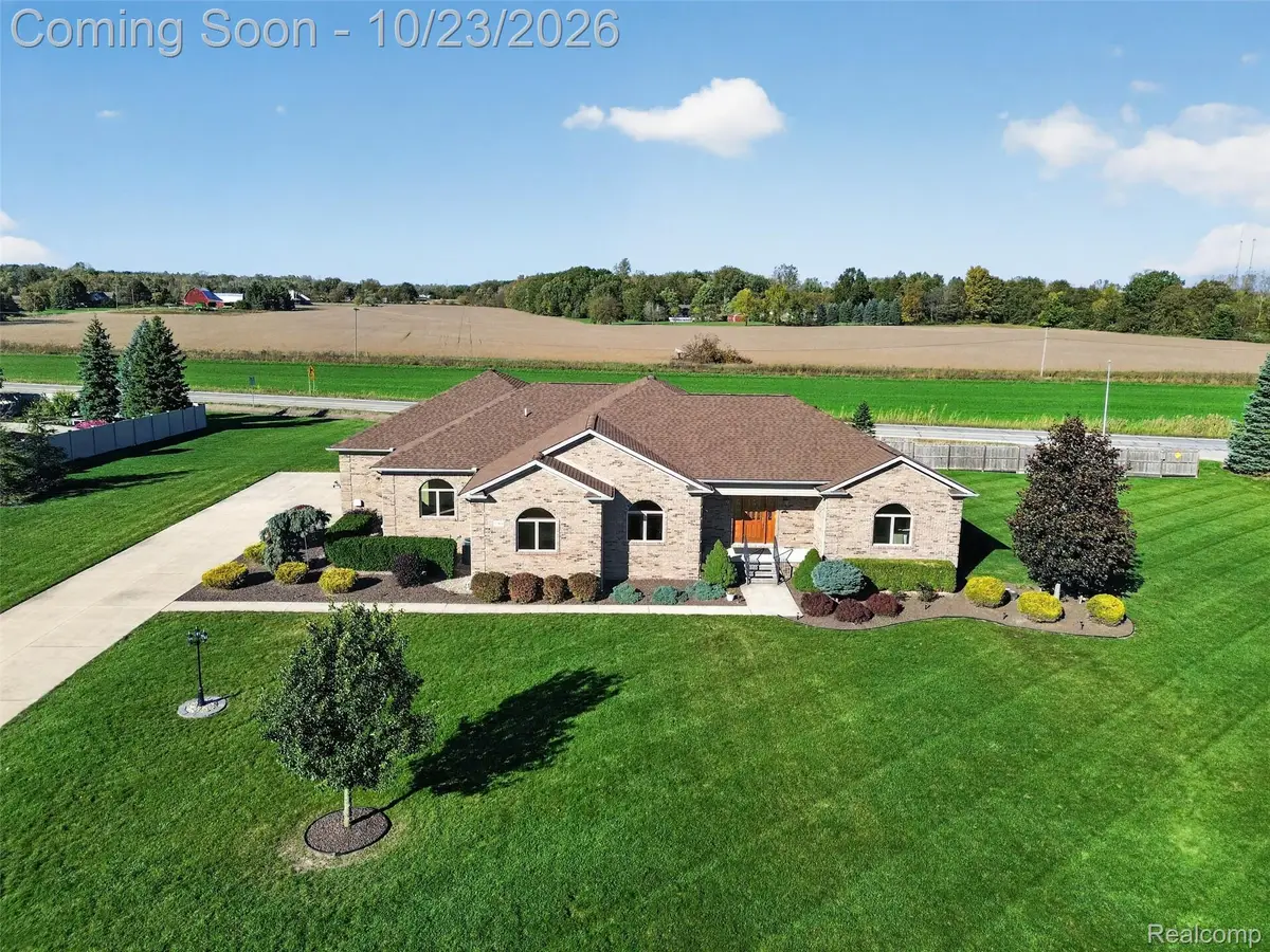 37850 Cottonwood CT, New Boston, MI 48164 - #1