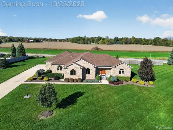 37850 Cottonwood CT, NewBoston, MI 48164