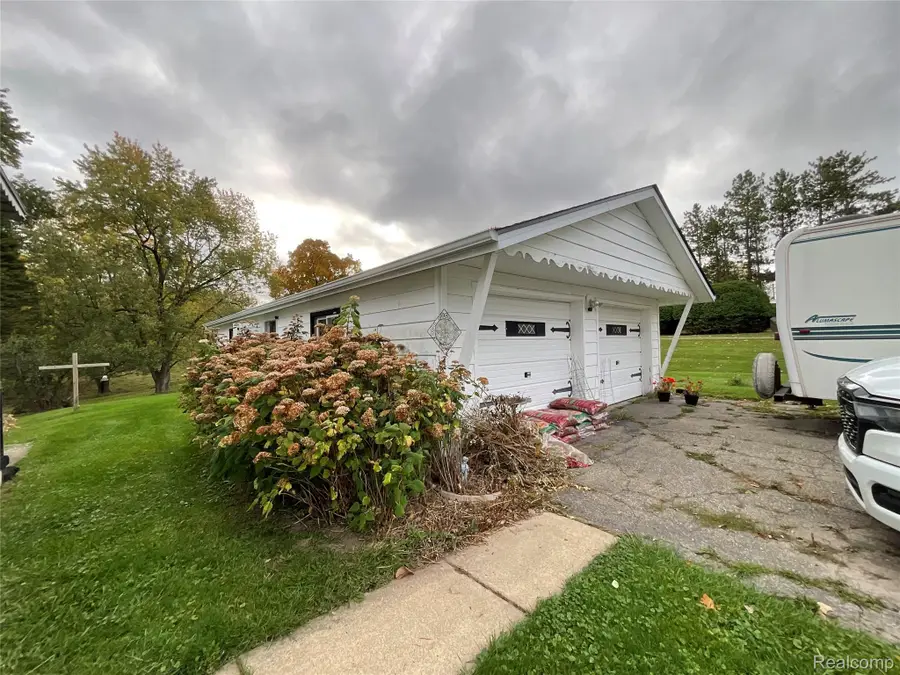 1962 Gray RD, Lapeer, MI 48446 - #3