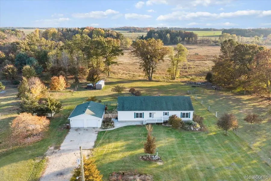3114 E Fleck RD, Edmore, MI 48829 - #2