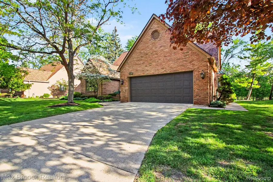 21850 Dover CT, Southfield, MI 48025 - #3