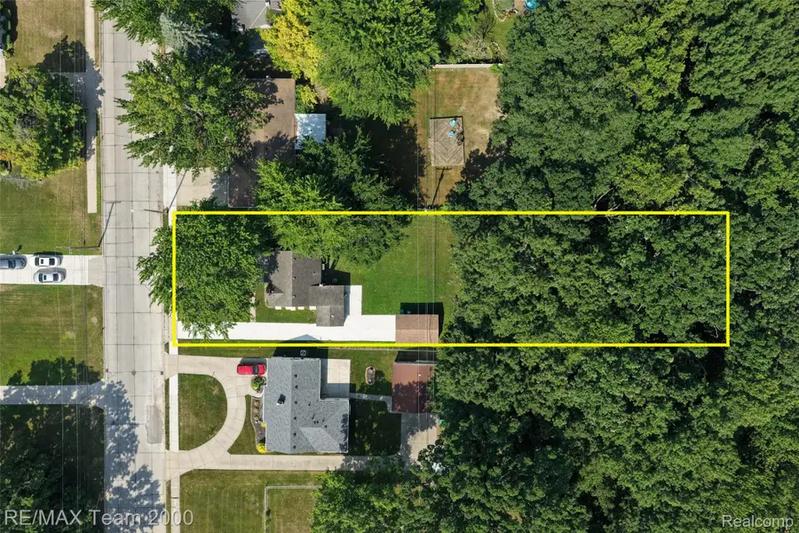 30008 Beechwood ST, Garden City, MI 48135 - #2