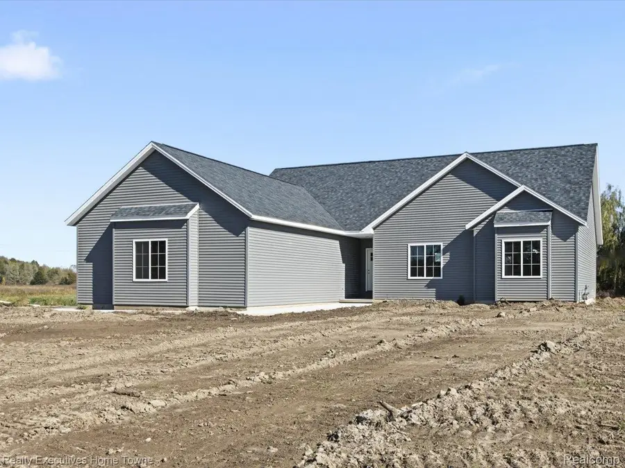 6527 McKinley RD, Cottrellville, MI 48039 - #3